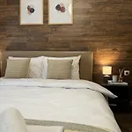 Apartment Centre For 4 Guests & Parking