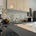 Apartment Centre For 4 Guests & Parking