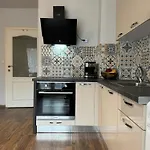 Apartment Centre For 4 Guests & Parking