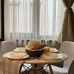 Apartment Centre For 4 Guests & Parking