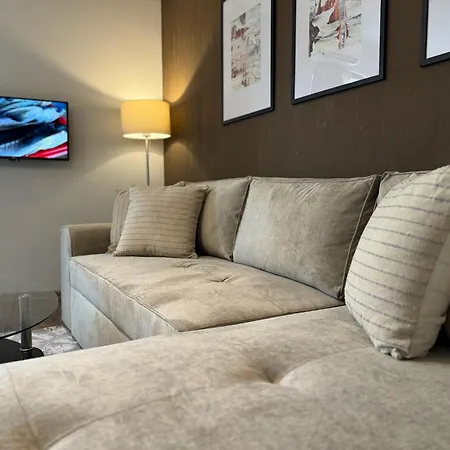 Centre For 4 Guests & Parking * بلوفديف