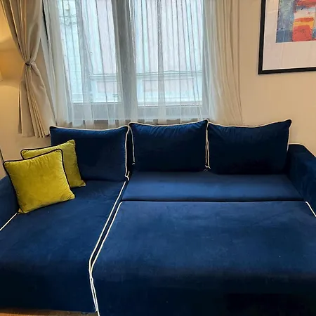Apartment Centre For 4 Guests & Parking *