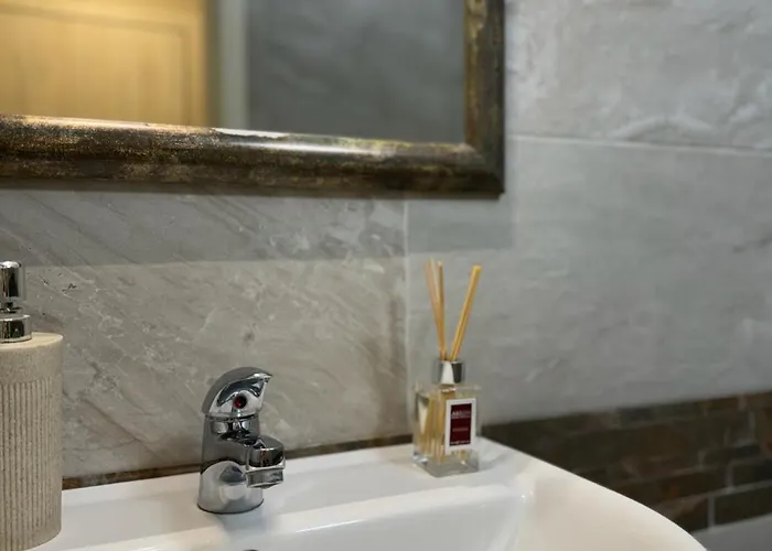 Centre For 4 Guests & Parking 普罗夫迪夫