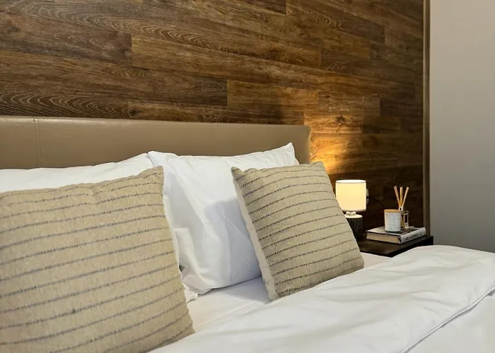 Centre For 4 Guests & Parking 公寓