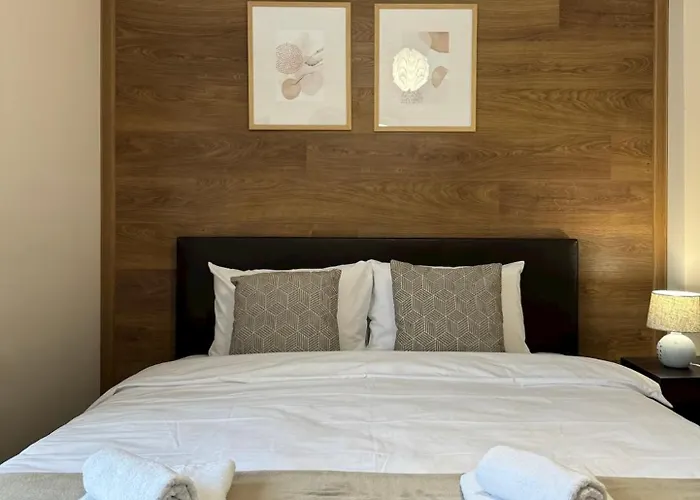 Centre For 4 Guests & Parking 公寓