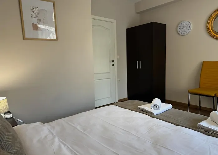 Centre For 4 Guests & Parking 公寓